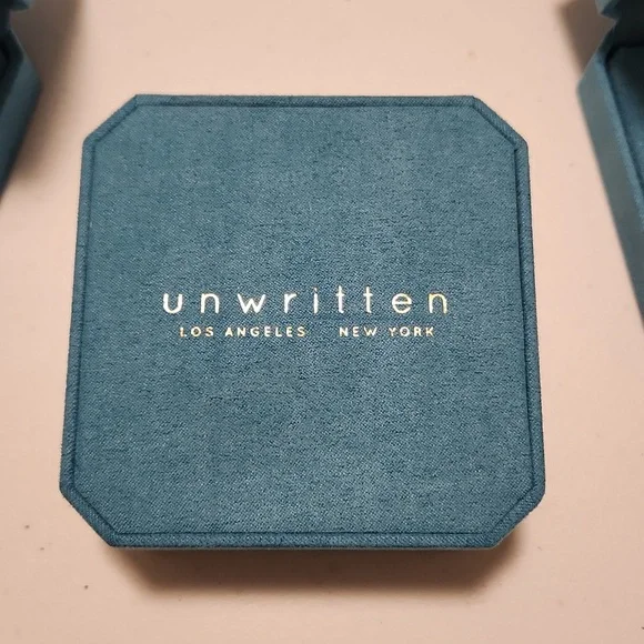 Unwritten Initial Necklace and Earring box set - Picture 5 of 6
